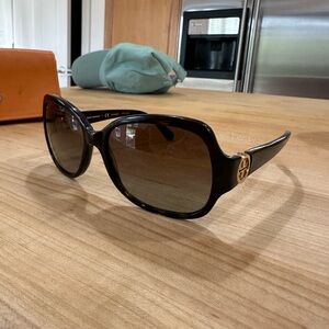 TORY BURCH sunglasses